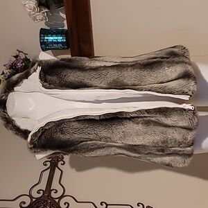 Source Unknown Reversible Gray Faux Fur Vest